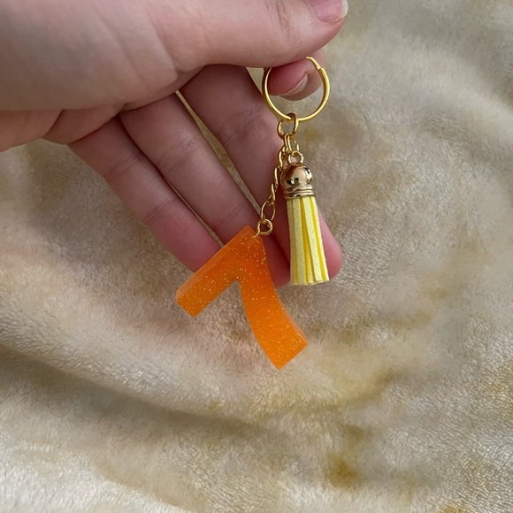 Handmade Number "7” Keychain - Picture 2 of 6